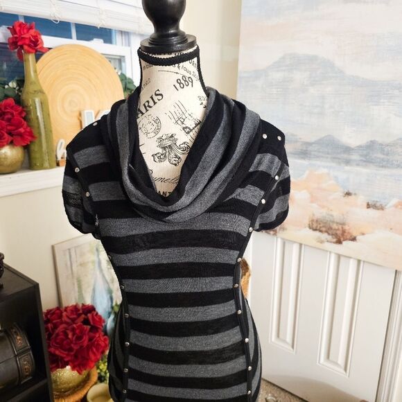 Y2K Papaya Rayon Striped Studded Sexy Crowl Neck Top. - Picture 7 of 15